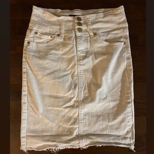 White denim skirt
